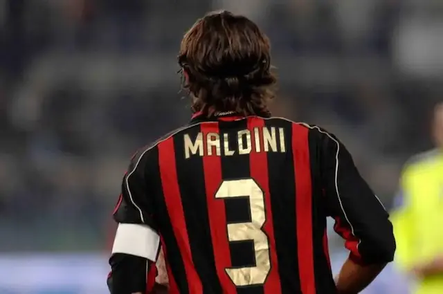 mejores-jugadores-de-futbol-con-el-numero-3-paolo-maldini