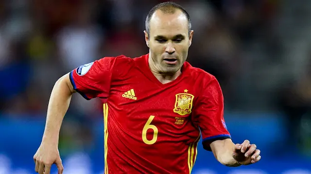 mejores-jugadores-de-futbol-con-el-numero-6-andres-iniesta