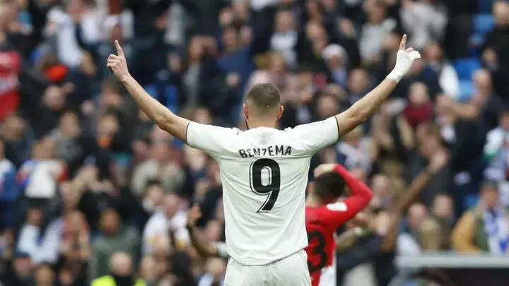 mejores-jugadores-de-futbol-con-el-numero-9-benzema