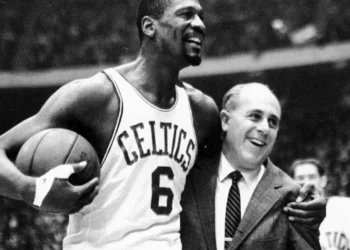 Los mejores jugadores de la NBA con el número 6